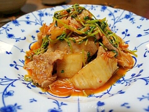 シャキシャキ豆苗の豚キムチ炒め